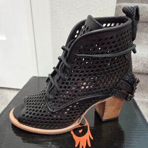 *Brand New* Beautiful Freebird Black Benni Bootie, Size 9